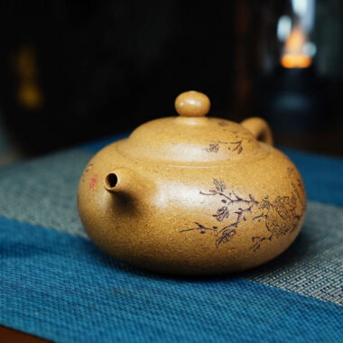 Full Handmade Yixing Zisha Teapot [Yuan Zhu Pot] (Wucai Lao Duan Ni – 220ml)