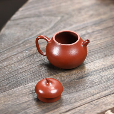 Yixing Zisha Teapot [Mini Eggplant Pot] (Wrinkled Skin Zhu Ni – 100ml)