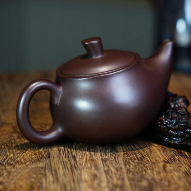 Full Handmade Yixing Zisha Teapot [Yandou Pot] (Lao Zi Ni – 180ml)