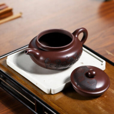 Yixing Zisha Teapot [Eight Horses Fanggu] (Zi Zhu Ni – 250ml)