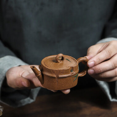 Full Handmade Yixing Zisha Teapot [Zhu Jie Pot] (Jin Jiang Po Ni – 90ml)