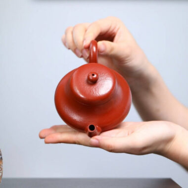 Full Handmade Yixing Zisha Teapot [Junde Pot] (Xiao Meiyao Zhu Ni – 180ml)