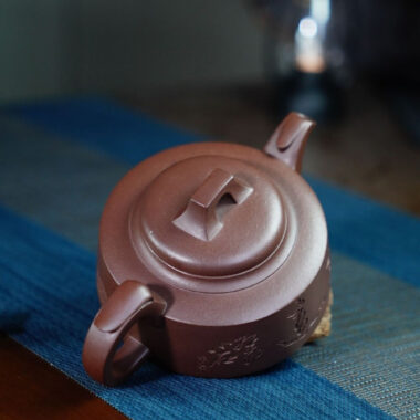 Full Handmade Yixing Zisha Teapot [Fei Feng Pot] (Zi Ni – 300ml)
