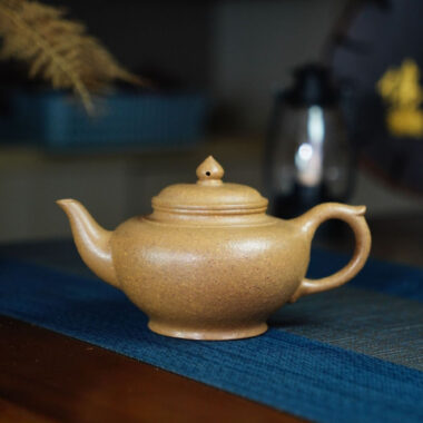 Full Handmade Yixing Zisha Teapot [Xiao Ying Pot] (Duan Ni – 270ml)