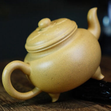 Full Handmade Yixing Zisha Teapot [Dabin Ruyi] (Bensan Lu Ni  – 200ml)