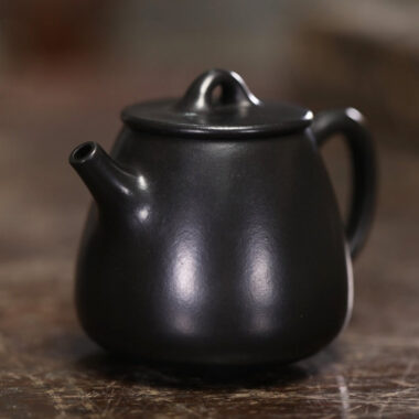 Full Handmade Yixing Zisha Teapot [Gao Shi Piao Pot] (Hei Ni – 200ml)