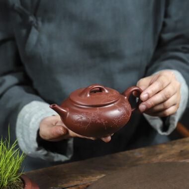 Full Handmade Yixing Zisha Teapot [Han Xiang] (Hong Pi Long – 350ml)