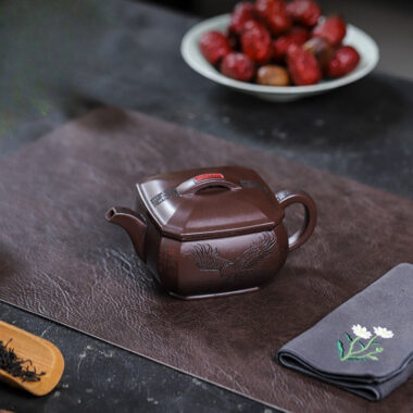 Full Handmade Yixing Zisha Teapot [A Bright Future] (Jia Pi Zi Ni – 320ml)