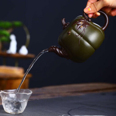 Full Handmade Yixing Zisha Teapot [Bi-color Pumpkin Pot] (Lu Ni/Zi Ni – 350ml)