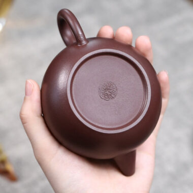 Full Handmade Yixing Zisha Teapot [Rich & Prosperity Pot] (Zi Ni – 180ml)