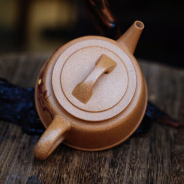 Full Handmade Yixing Zisha Teapot [Yu Zhao Pot] (Wucai Lao Duan Ni – 170ml)