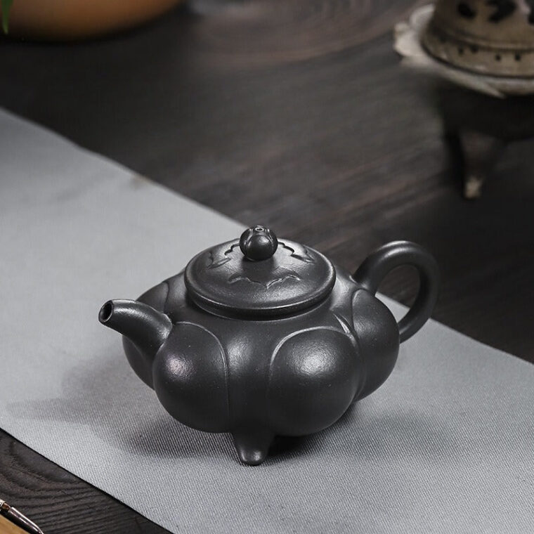 Full Handmade Yixing Zisha Teapot [Lianhua Ding] (Tian Qing Ni – 320ml)