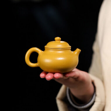 Yixing Zisha Teapot [Mini Rong Tian Pot] (Huangjin Zhn Ni – 120ml)