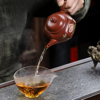 Full Handmade Yixing Zisha Teapot [Hua Ban Cha Xiang] (Hong Jiang Po Ni – 240ml)