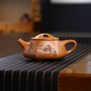 Full Handmade Yixing Zisha Teapot [Liufang Shi Piao Pot] (Wucai Lao Duan Ni – 230ml)