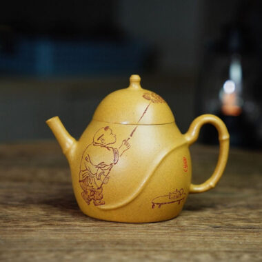 Full Handmade Yixing Zisha Teapot [Buddha Belly Pot] (Huangjin Duan Ni – 160ml)