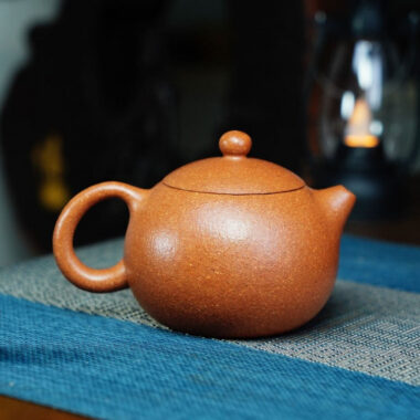 Full Handmade Yixing Zisha Teapot [Xishi Pot] (Jiang Po Ni – 190ml)