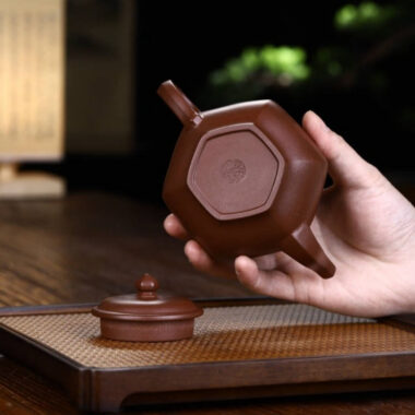 Full Handmade Yixing Zisha Teapot [Liufang Xiao Ying Pot] (Di Cao Qing – 280ml)