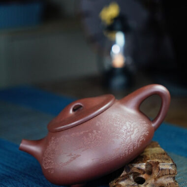Full Handmade Yixing Zisha Teapot [Jingzhou Shi Piao Pot – Ningjing Zhi Yuan] (Zi Ni – 400ml)