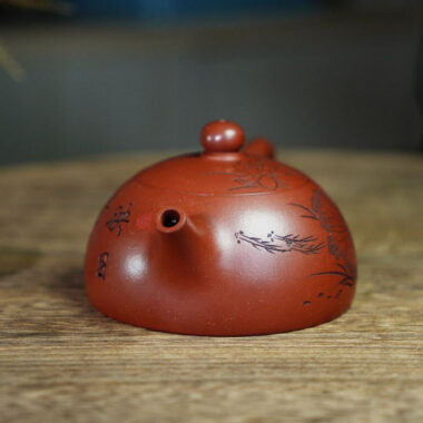Full Handmade Yixing Zisha Teapot [Half Moon Pot] (Zhu Ni – 200ml)