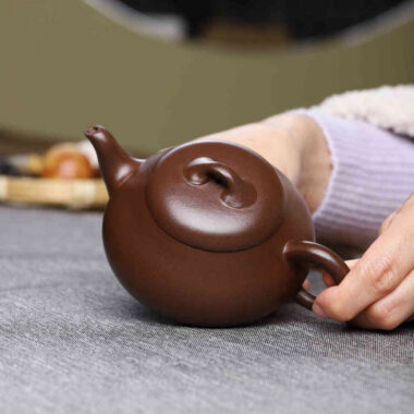 Full Handmade Yixing Zisha Teapot [Hantang Shi Piao Pot] (Zi Ni – 190ml)