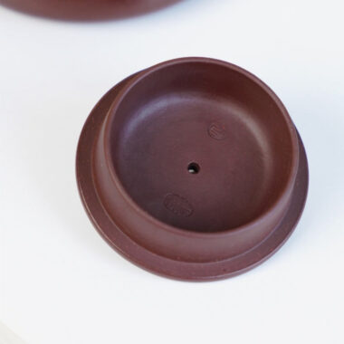 Full Handmade Yixing Zisha Teapot [Ping Gai Shi Piao Pot] (Zi Zhu Ni – 170ml)