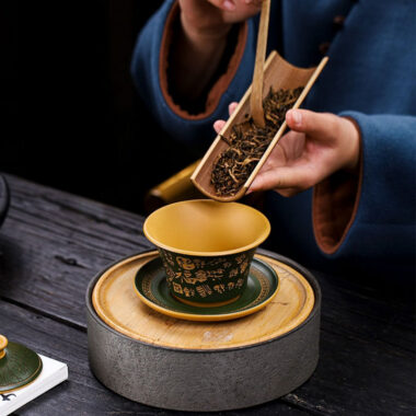 Master Handmade Yixing Zisha Gaiwan [Hundred Blessings] (Huangjin Duan Ni – 150ml)