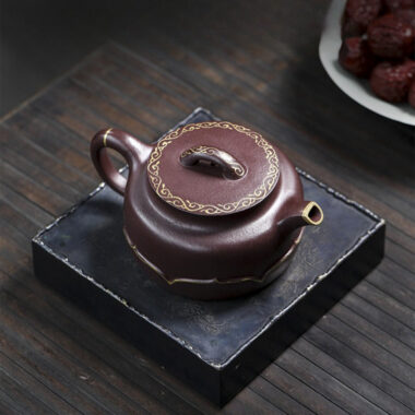 Full Handmade Yixing Zisha Teapot [Golden Lotus] (Zi Ni – 350ml)
