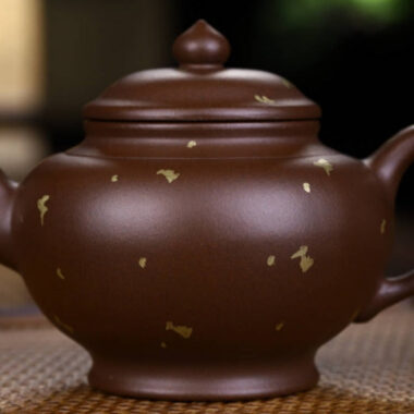 Full Handmade Yixing Zisha Teapot [Sprinkle Gold Xiao Ying Pot] (Zi Ni – 260ml)