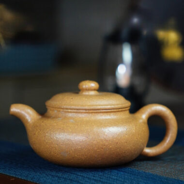 Full Handmade Yixing Zisha Teapot [Fanggu Pot] (Duan Ni – 260ml)