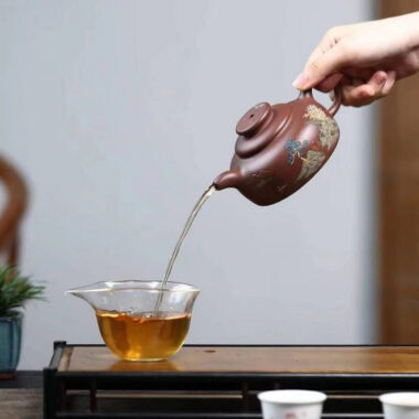 Yixing Zisha Teapot [Shanshui Han Jiang Julun] (Di Cao Qing – 250ml)