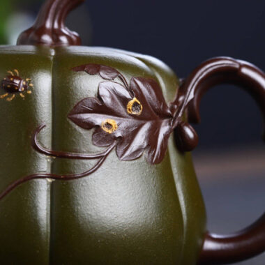 Full Handmade Yixing Zisha Teapot [Bi-color Pumpkin Pot] (Lu Ni/Zi Ni – 350ml)