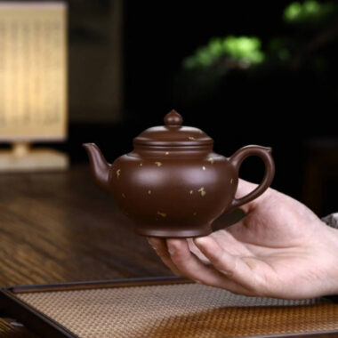 Full Handmade Yixing Zisha Teapot [Sprinkle Gold Xiao Ying Pot] (Zi Ni – 260ml)