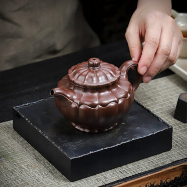 Full Handmade Yixing Zisha Teapot [Ruyi Linghua] (Jin Sha Zi Ni – 300ml)