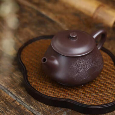 Full Handmade Yixing Zisha Teapot [Jiangnan Gao Shi Piao Pot] (Zi Ni – 270ml)