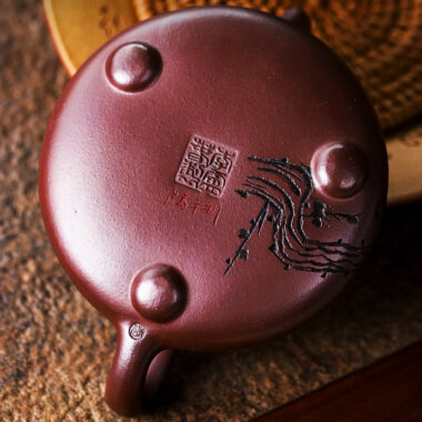 Full Handmade Yixing Zisha Teapot [Nafu Shi Piao] (Shi Hong – 340ml)