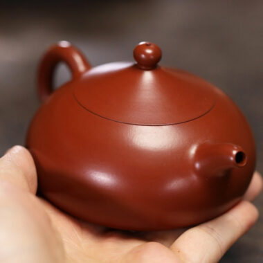 Full Handmade Yixing Zisha Teapot [Half Moon Pot] (Dahongpao – 170ml)