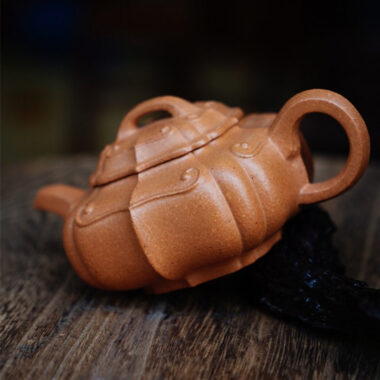 Full Handmade Yixing Zisha Teapot [Jinnang Ruyi Pot] (Jiang Po Ni – 190ml)