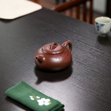 Yixing Zisha Teapot [Han Xiang] (Di Cao Qing – 330ml)