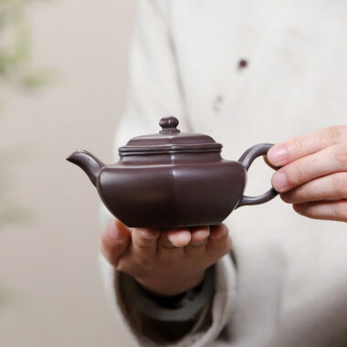 Yixing Zisha Teapot [Liufang Fanggu] (Zi Ni – 200ml)