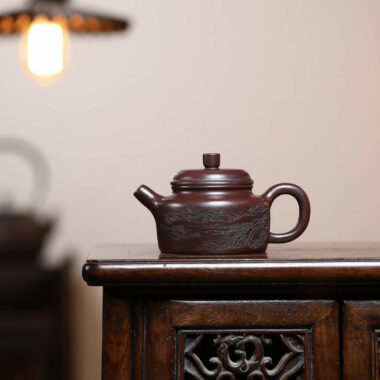 Yixing Zisha Teapot [Shanshui Dezhong] (Gu Hong Ni – 200ml)
