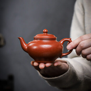 Yixing Zisha Teapot [Xiao Ying] (Jiang Po Ni – 220ml)