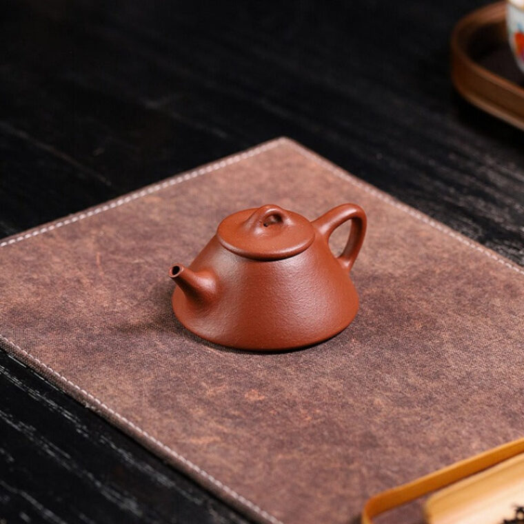 Yixing Zisha Teapot [Mini Ziye Shi Piao] (Di Cao Qing – 70ml)