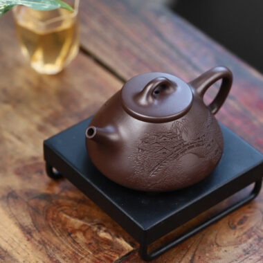 Full Handmade Yixing Zisha Teapot [Jiangnan Ziye Shi Piao Pot] (Zi Ni – 220ml)
