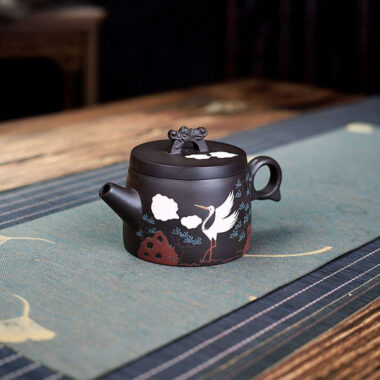Yixing Zisha Teapot [Auspicious Crane] (Hei Ni – 190ml)
