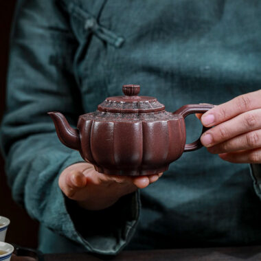 Full Handmade Yixing Zisha Teapot [Jin Wen Yu Wan] (Zi Ni – 300ml)