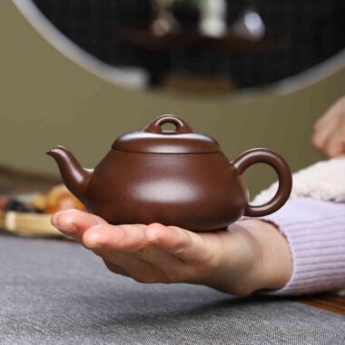 Full Handmade Yixing Zisha Teapot [Hantang Shi Piao Pot] (Zi Ni – 190ml)