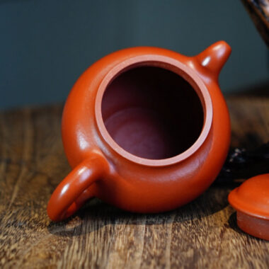 Full Handmade Yixing Zisha Teapot [Duo Zhi Pot] (Zhao Zhuang Zhu Ni – 250ml)