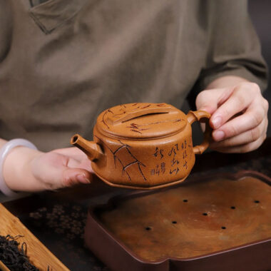 Full Handmade Yixing Zisha Teapot [Zhu Ying] (Jin Jiang Po Ni – 280ml)