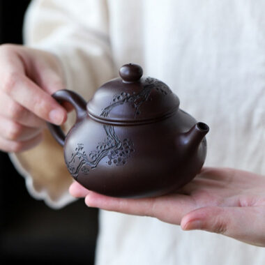Yixing Zisha Teapot [Bao Chun Rong Tian] (100 Mu Zi Ni – 260ml)
